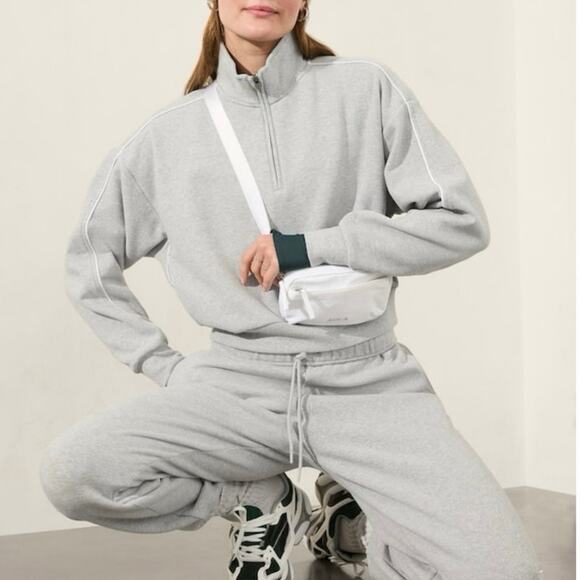 NWT Athleta Forever Fleece 1/2 Zip High Hip Crop Piping Sweatshirt Grey Small - Picture 1 of 11